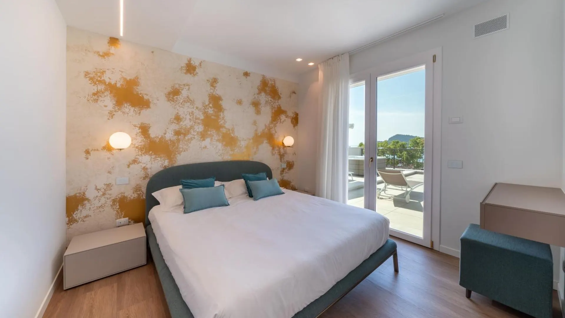 Villa Silvia Apartments San Felice del Benaco 0*,  Italy
