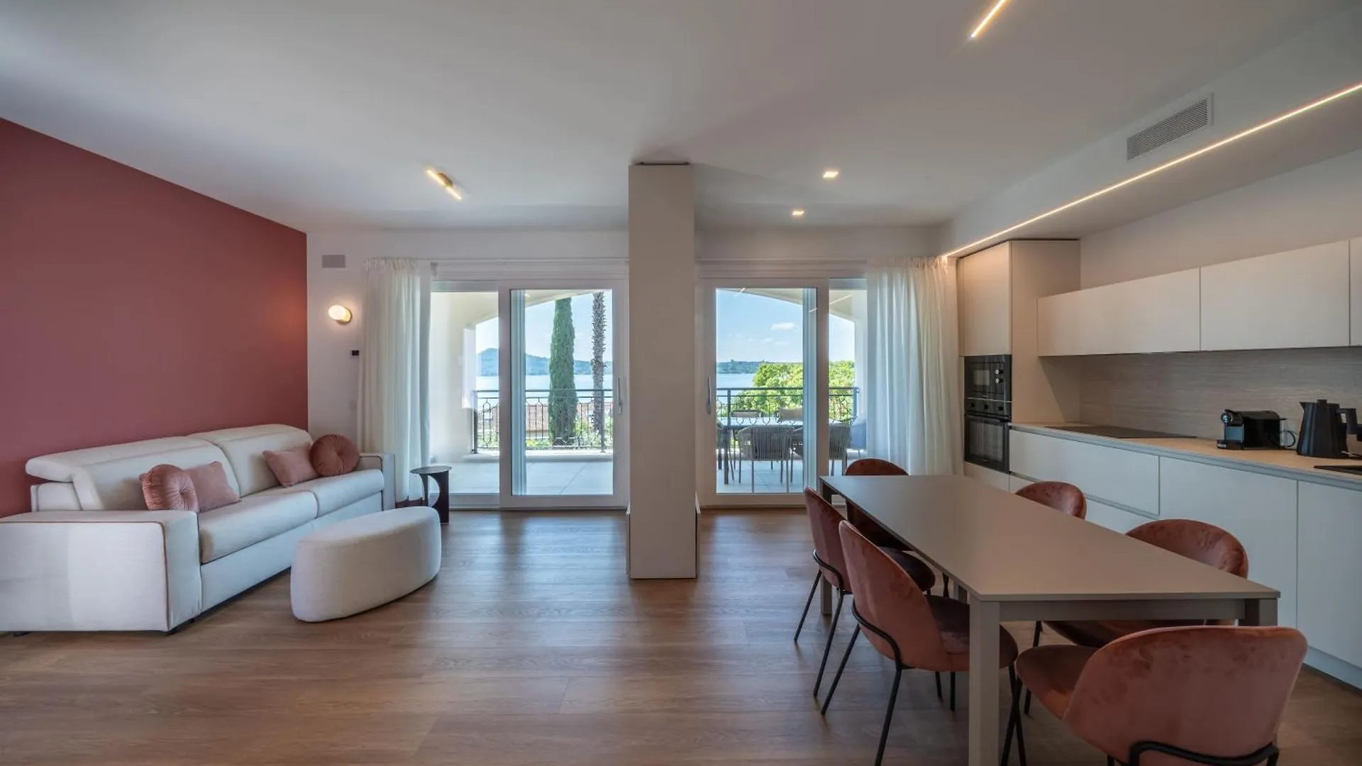 Villa Silvia Apartments San Felice del Benaco 0*,