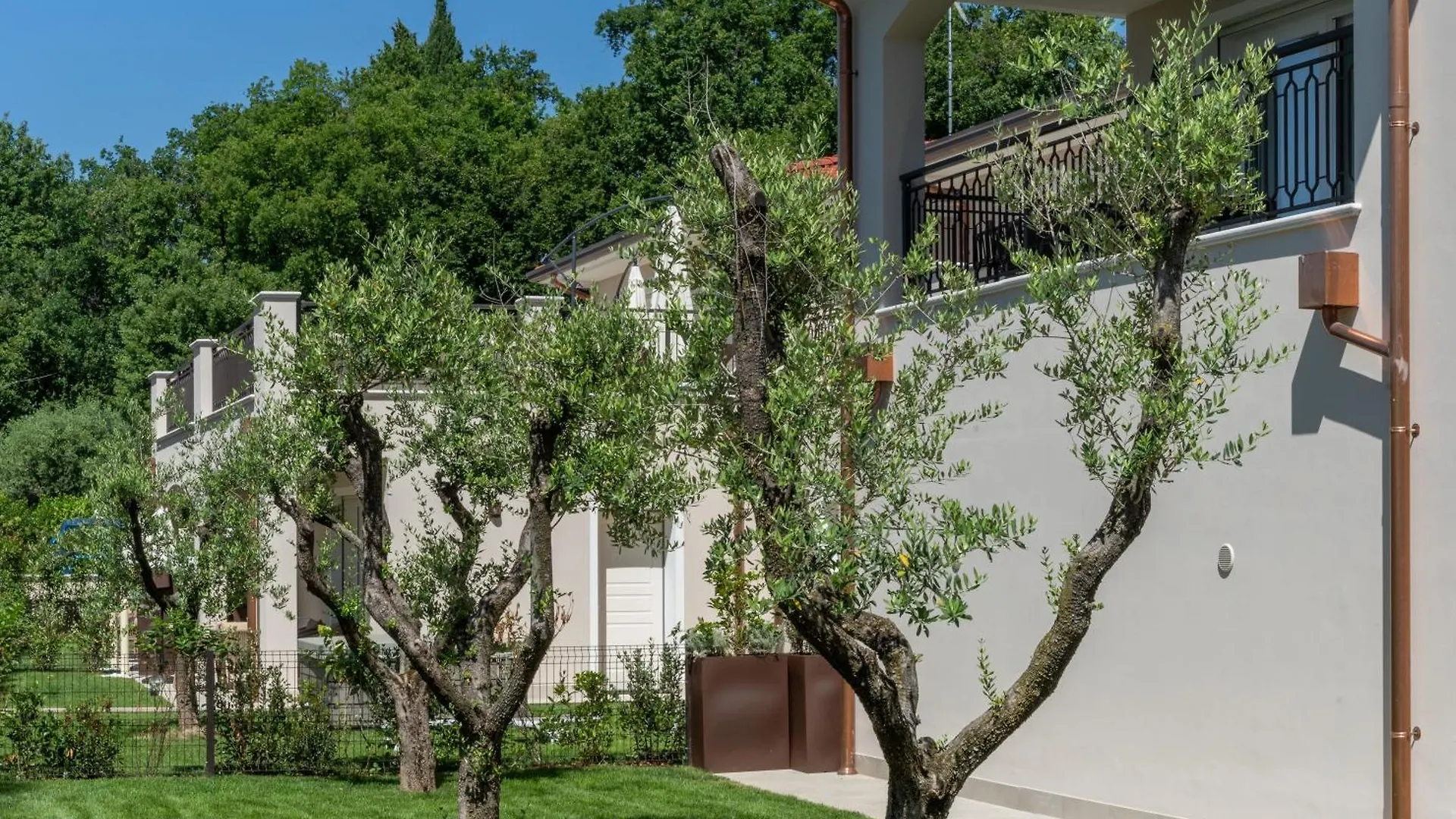 Villa Silvia Apartments San Felice del Benaco Italy
